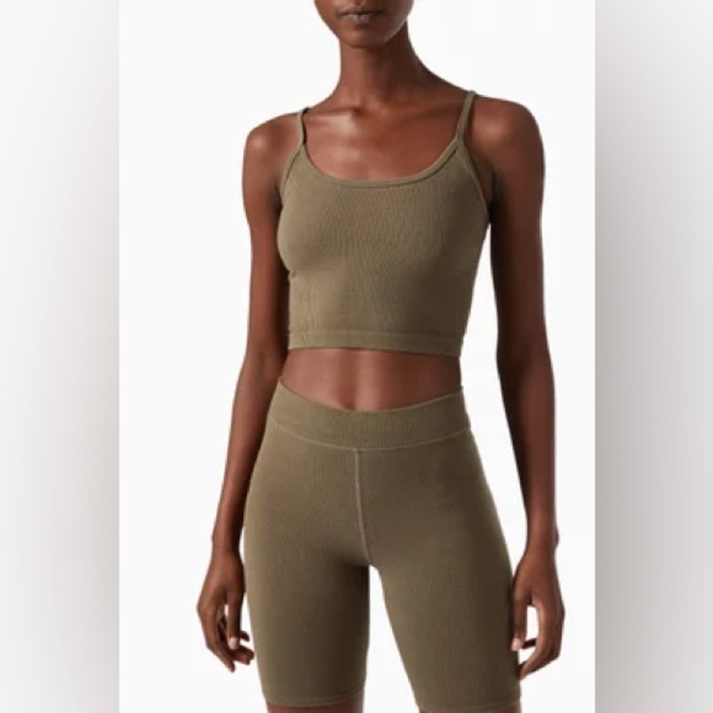 Good American Ribbed Biker Short